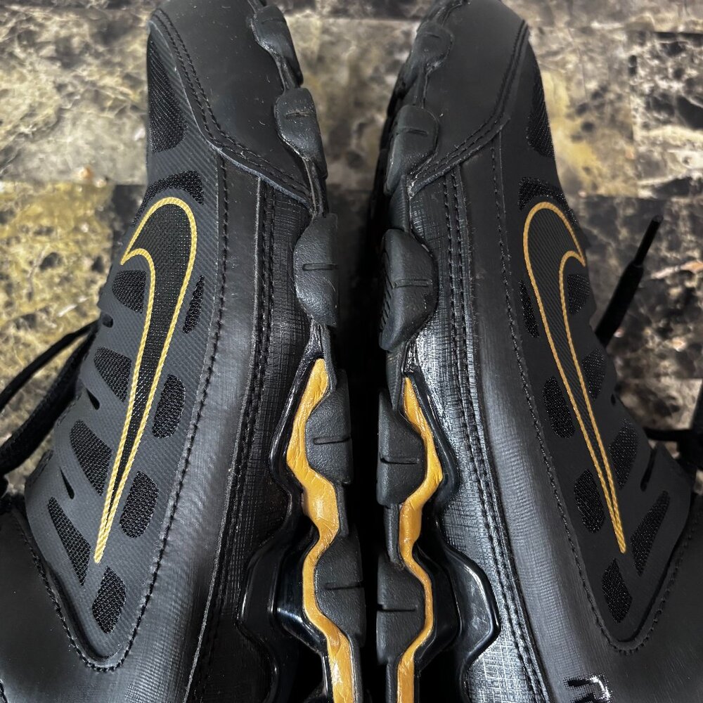 Nike Men's Reax 8 TR Sneakers Black/Gold SZ: 9 - Picture 7 of 16